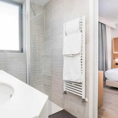 Ciudad De Hotel *